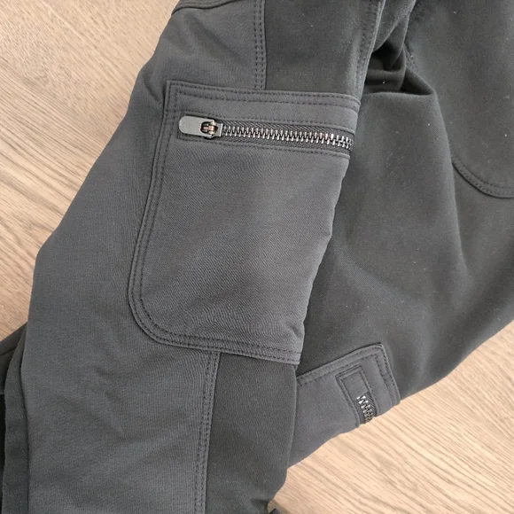 Athleta Highline Hybrid Cargo Leggings Pants Womens Size 2P - Picture 3 of 6